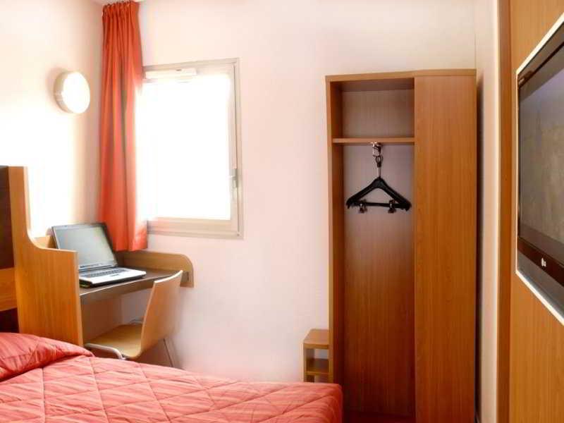 Hotelf1 Longwy Quarto foto